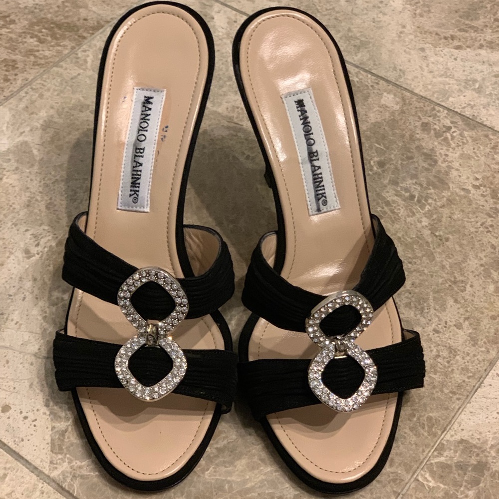 Manolo blanhnik crystal buckle sandal